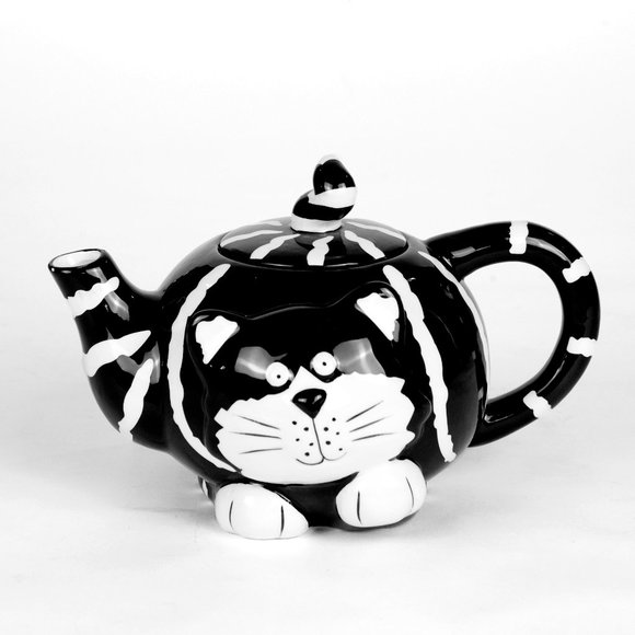 Chester The Cat Ceramic Teapot BURTON AND BURTON 6x9 Inches - Picture 2 of 2